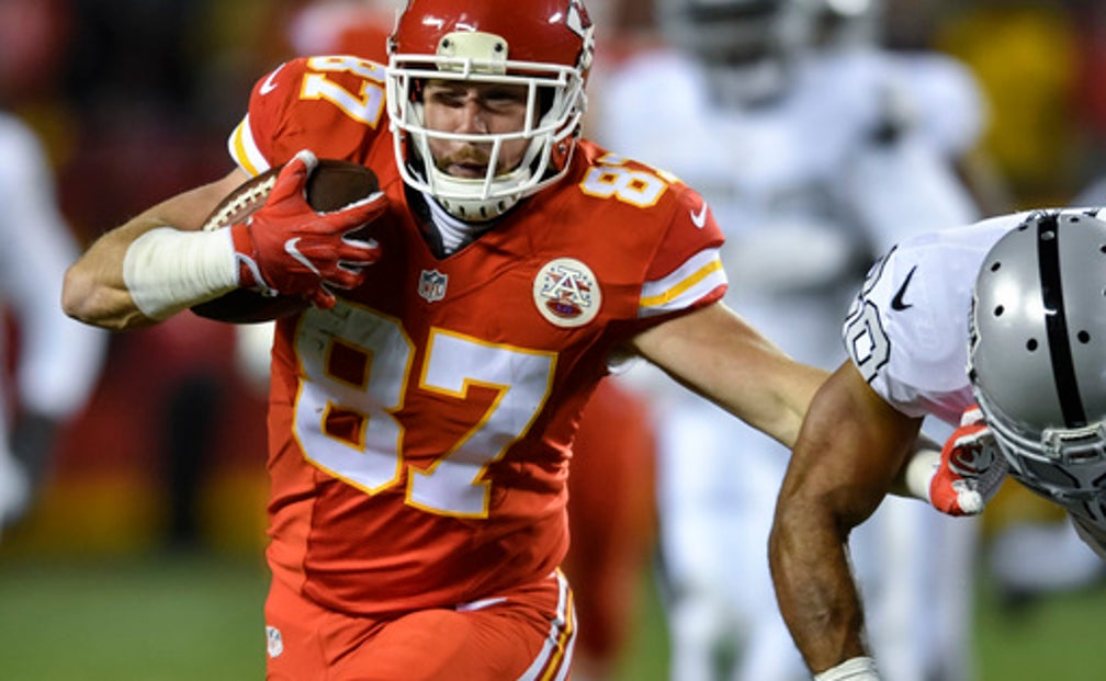 Watch Travis Kelce catch a screen pass and run 80 yards for a touchdown - Travis Kelce Height – NFL Tight End’s Stats Revealed