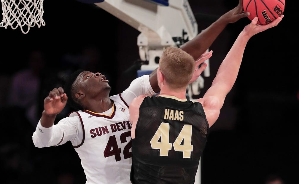 Notre Dame Stands Between Purdue And Its First Crossroads Classic