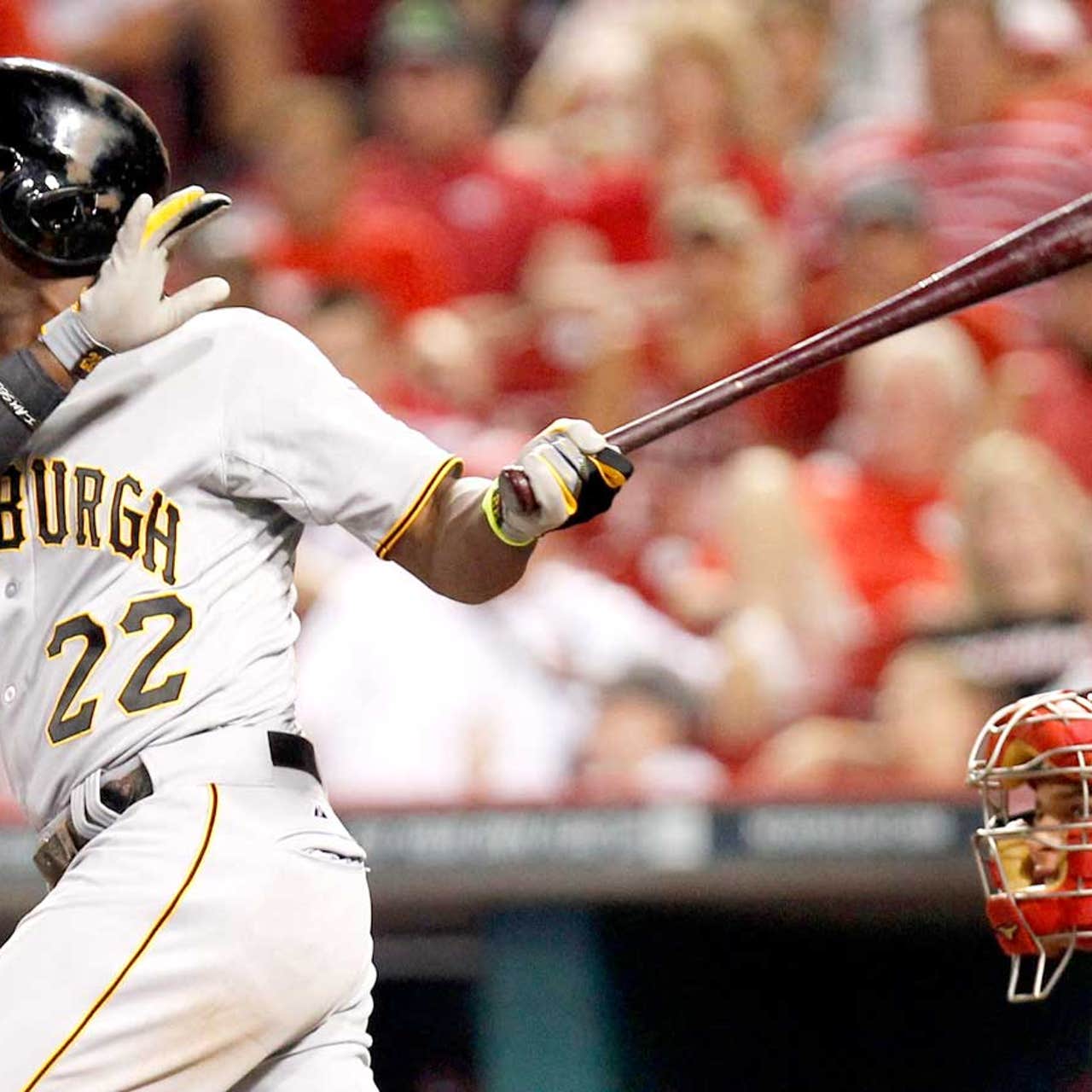 Andrew McCutchen's mom sang the national anthem before the NL Wild