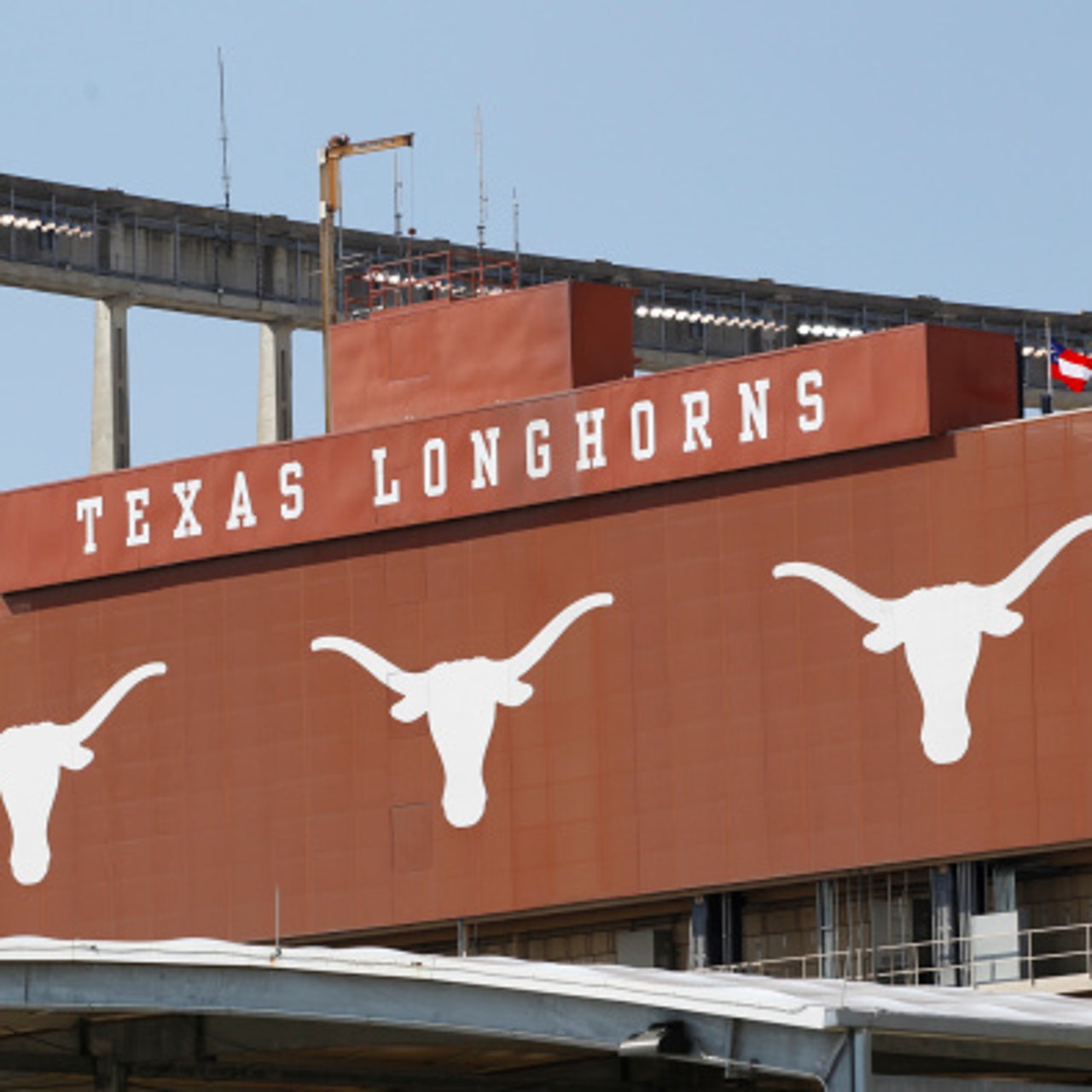 Texas Longhorns will sell beer at Darrell K Royal Stadium in 2015 | FOX  Sports