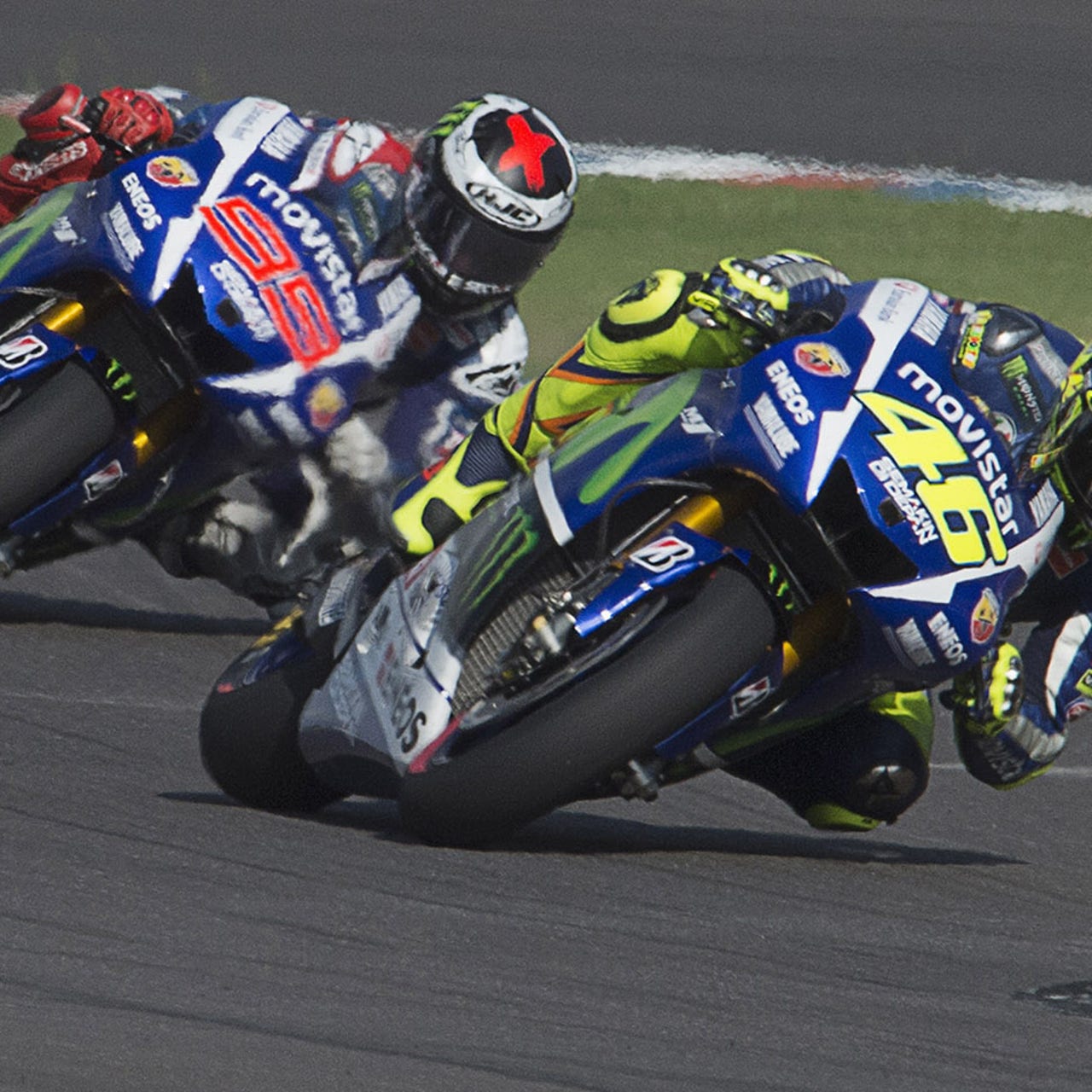 Lorenzo's incredible pace turns MotoGP into Yamaha title fight