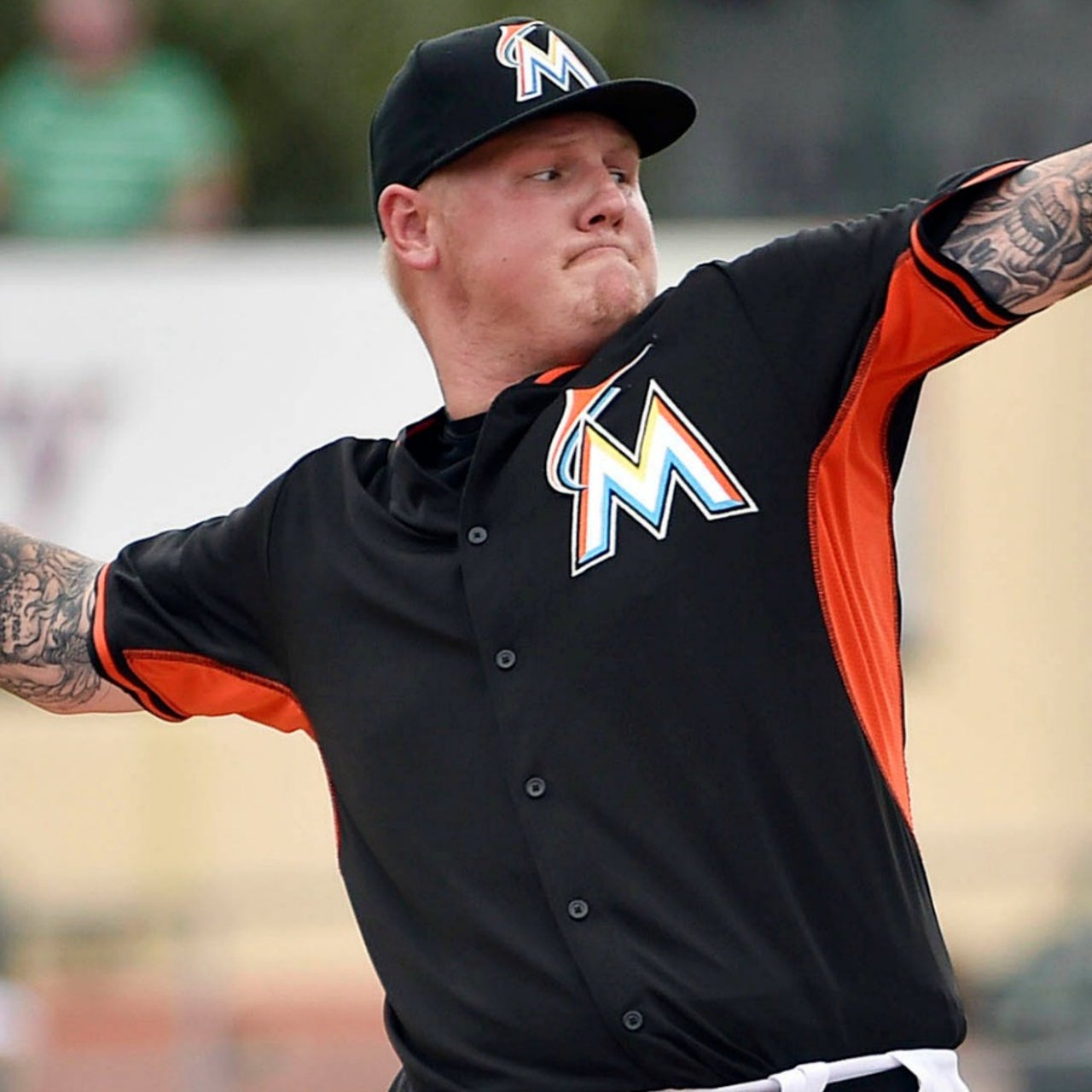 Latos improves significantly, Marlins and Astros tie 1-1