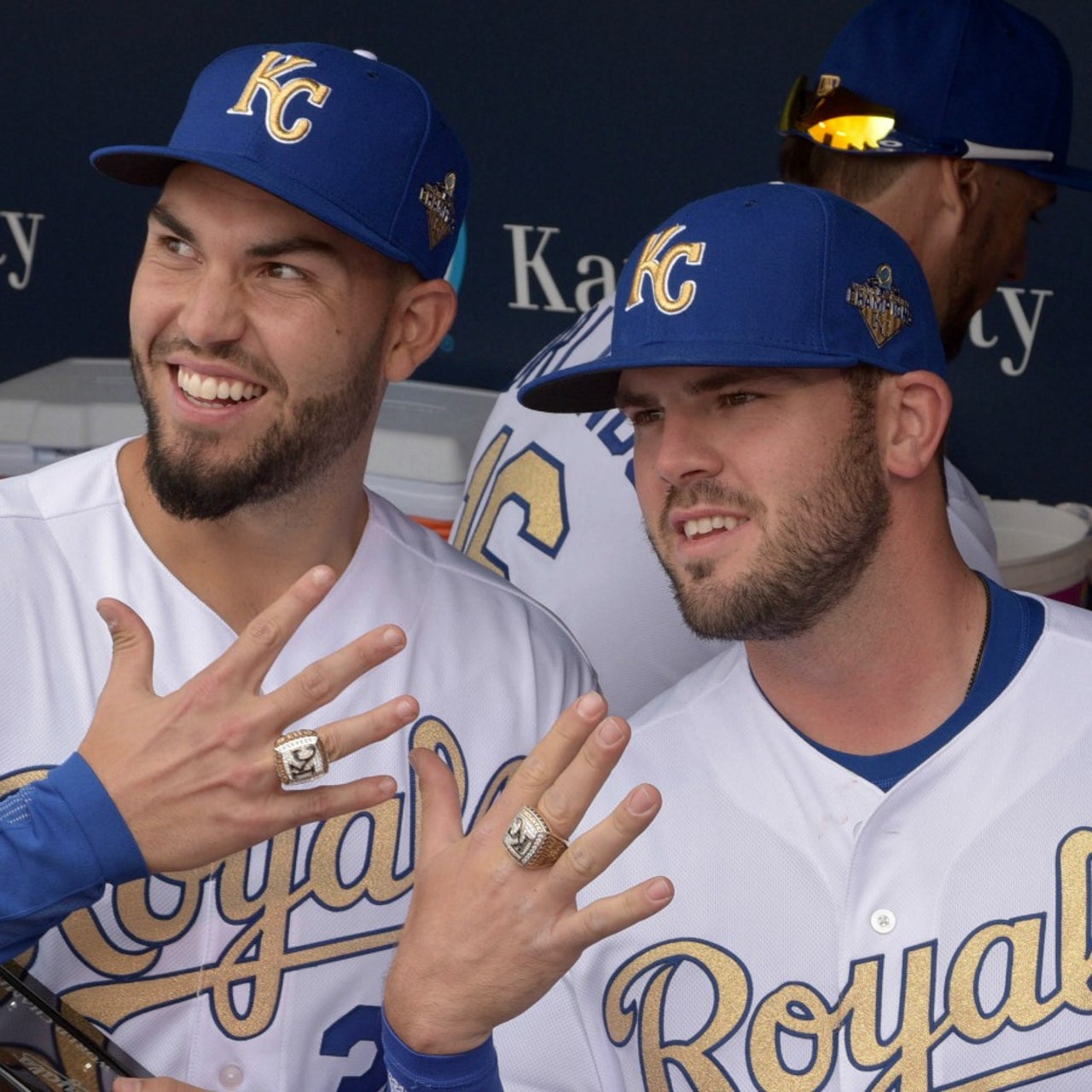 Mike Moustakas goes all out to help Royals reach the World Series - Los  Angeles Times