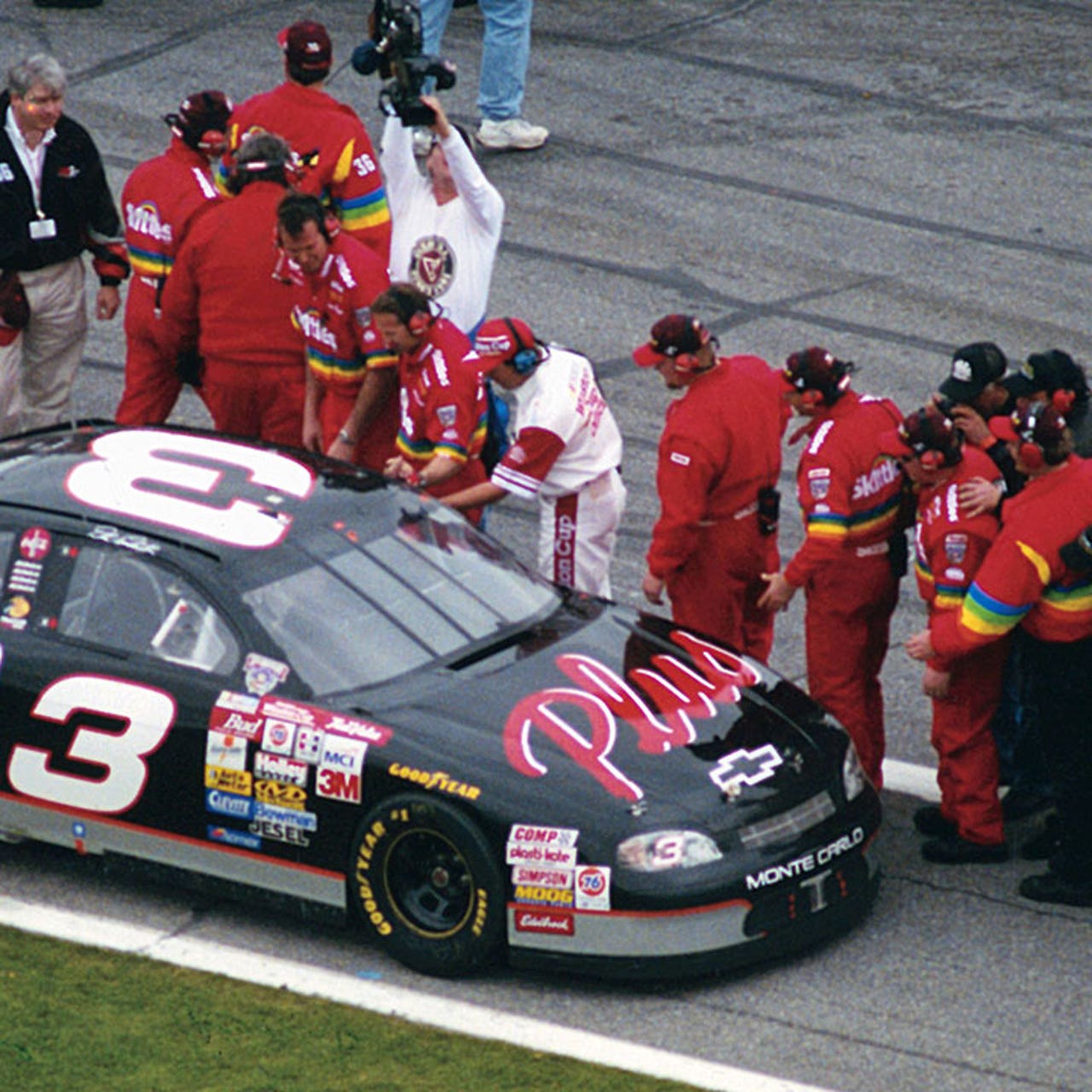 The Ultimate Daytona 500 Moment Nascar Lets Fans Decide In New Digital Social Campaign Fox Sports
