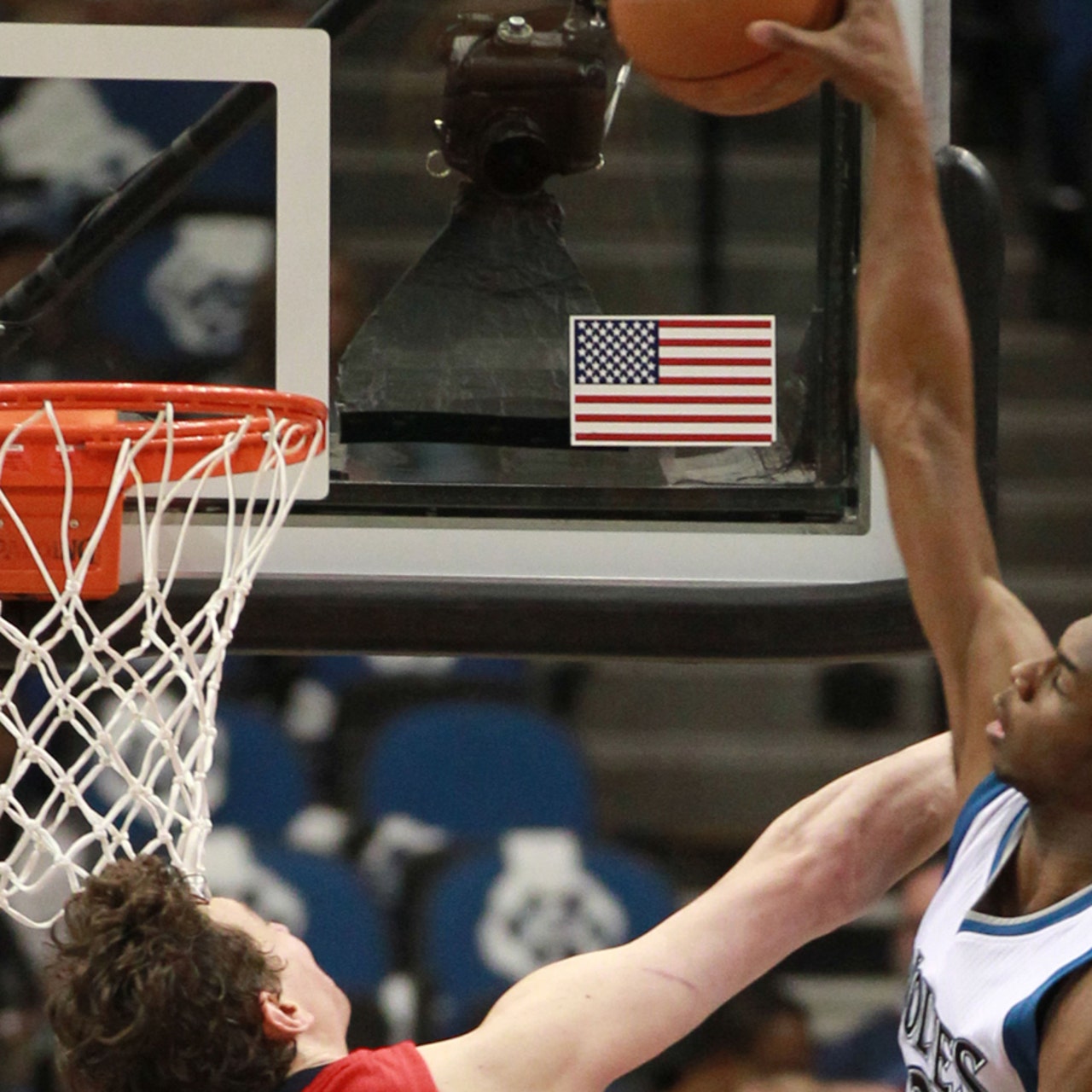 Andrew Wiggins and Rudy Gobert played a little game of Dunk, Dunk