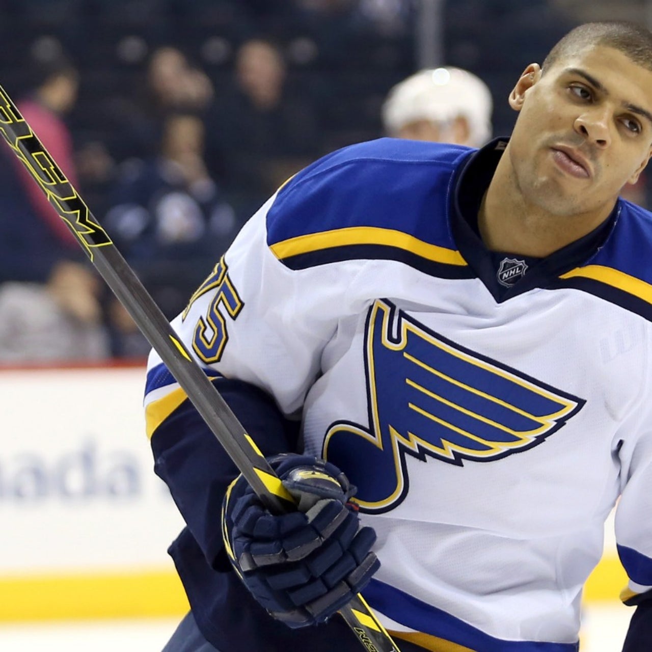 Blues trade Reaves to Penguins select Kostin with No. 31 overall