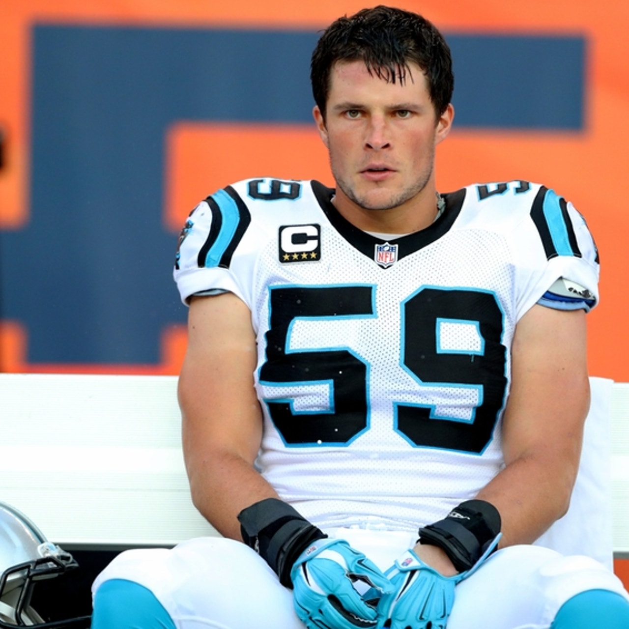 Carolina Panthers LB Luke Kuechly carted off field on TNF FOX Sports