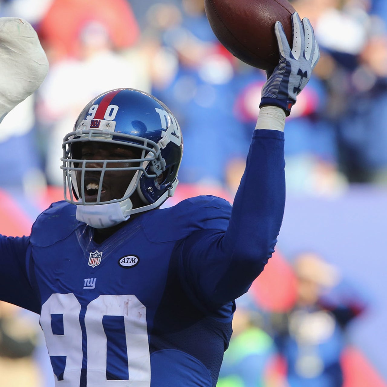 Jason Pierre-Paul proves he can grip a football again with his injured hand