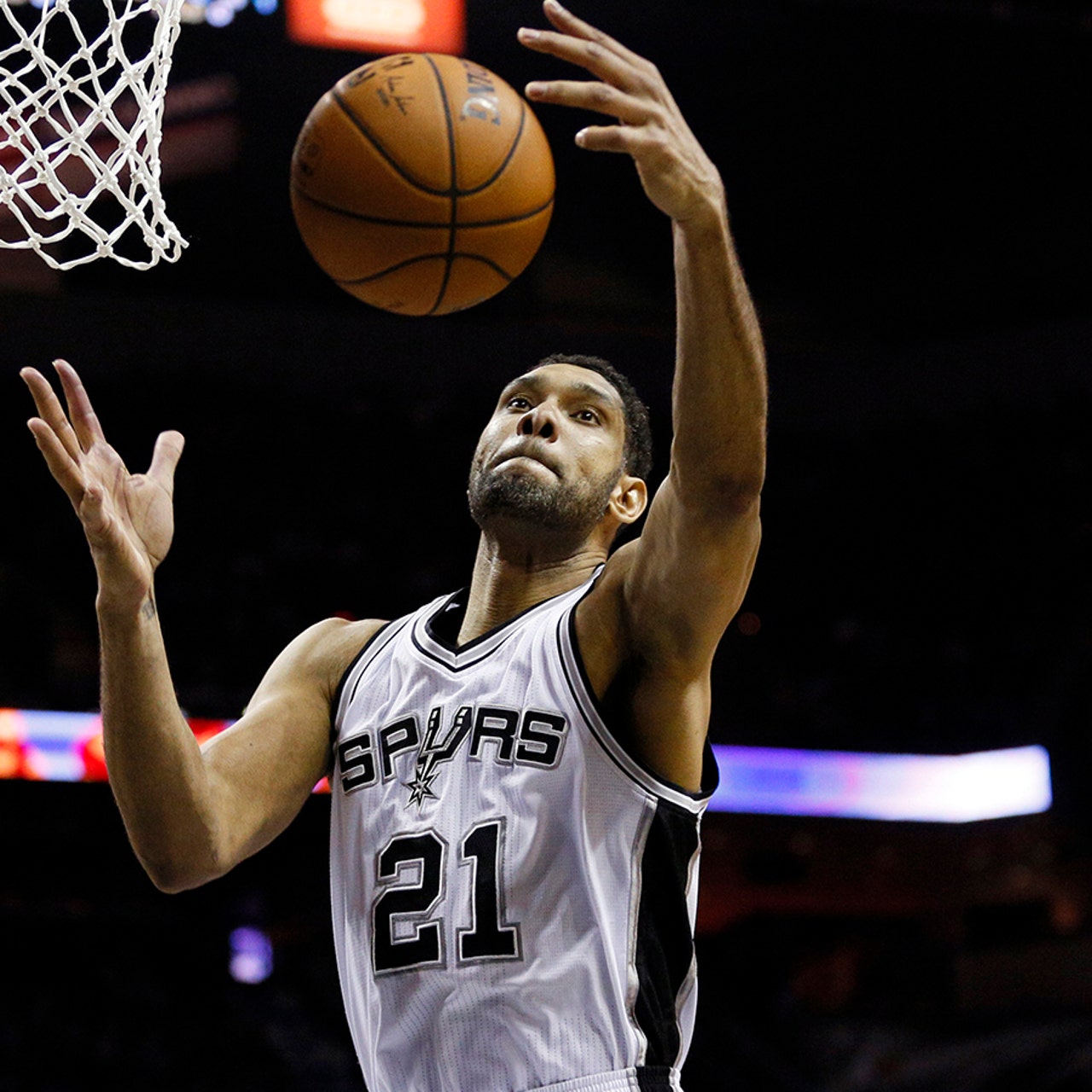 Ranking Tim Duncan's 5 NBA Finals performances in his championship-winning  years with San Antonio Spurs