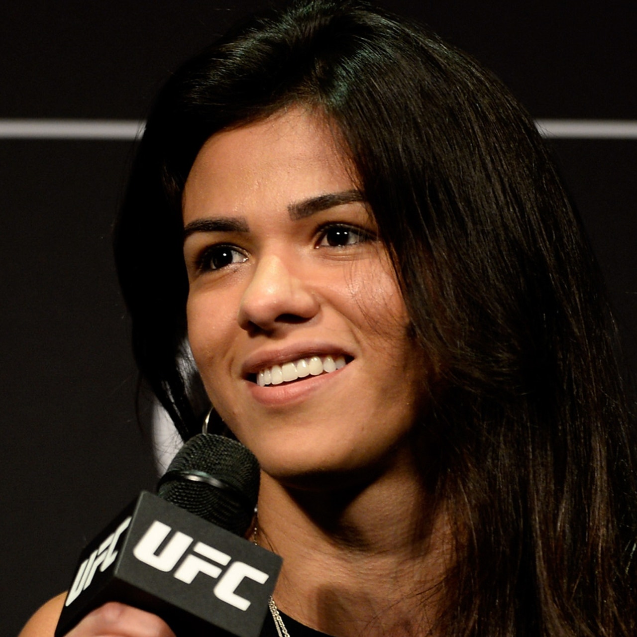 Claudia Gadelha And Carla Esparza Get Into Nasty War Of Words On Instagram Fox Sports