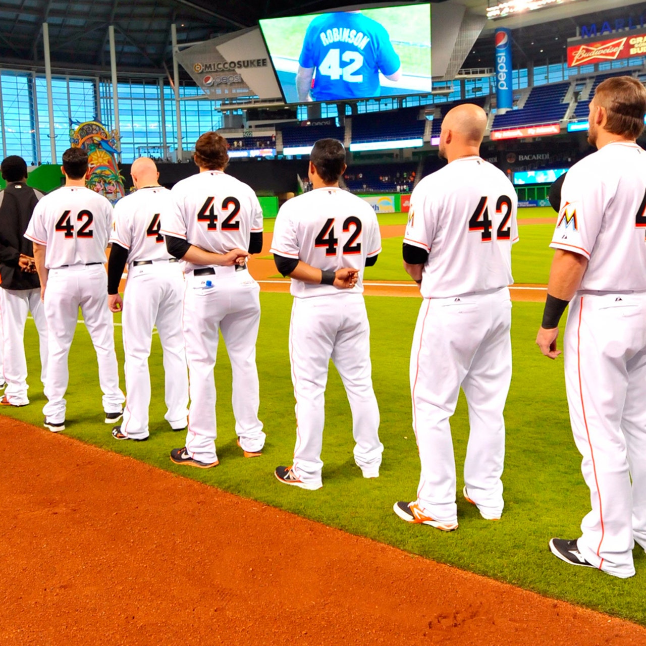 Notebook: Marlins don No. 42 for Jackie Robinson Day