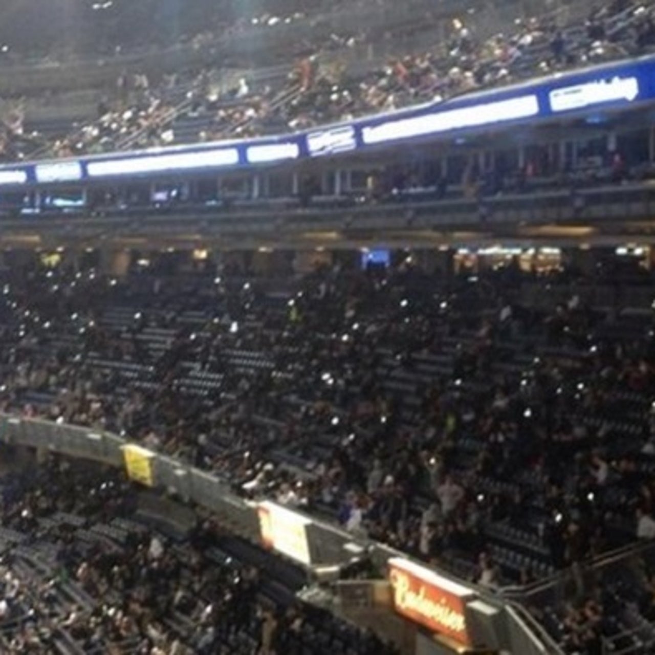 Fans turn cellphone lights on baseball team, NewsCut