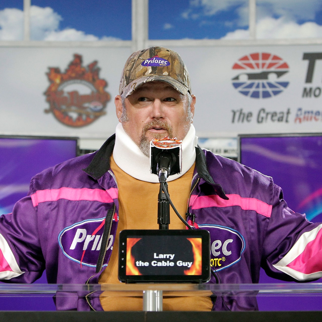 does larry the cable guy chew tobacco You cant fight fate (good pants). Guy: Its a Gift is streaming now. #LarryTheCableGuy #ItsAGift #PrimeVideo does larry the cable guy