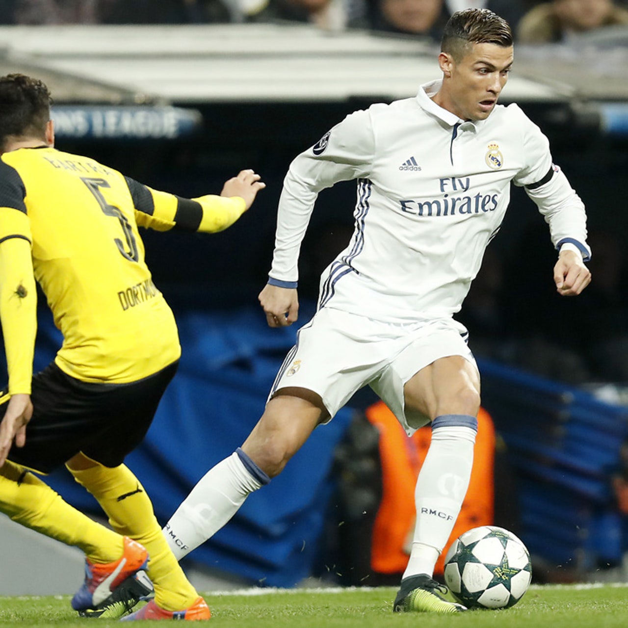 Cristiano Ronaldo reveals he made over $214 million outside Spain in 2015 |  FOX Sports