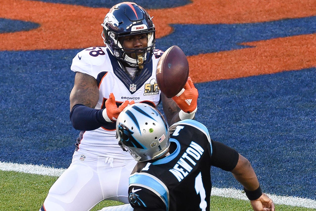 NFL bows down to Von Miller after forcing sack-strip fumble | FOX Sports