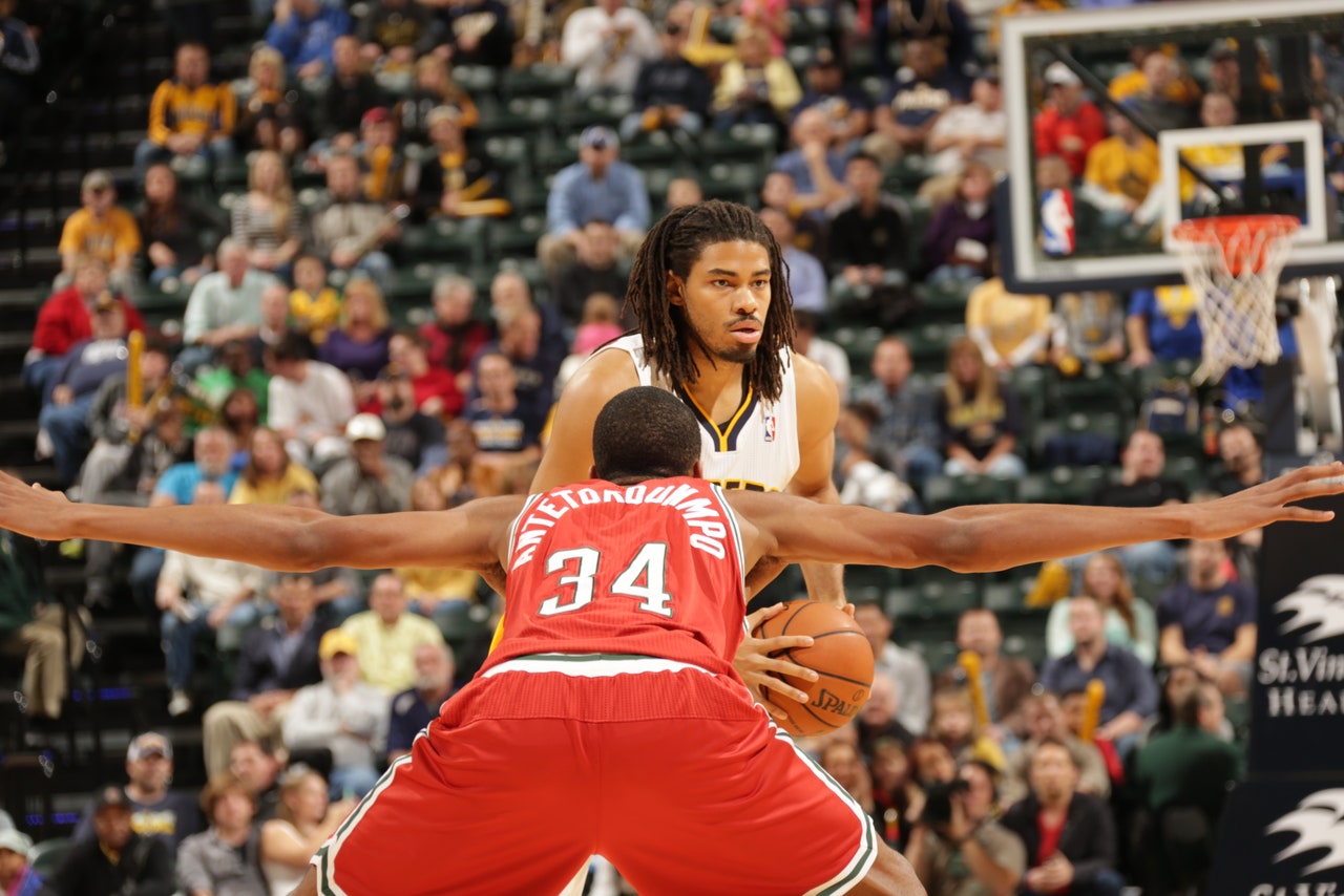 giannis free throw dunk