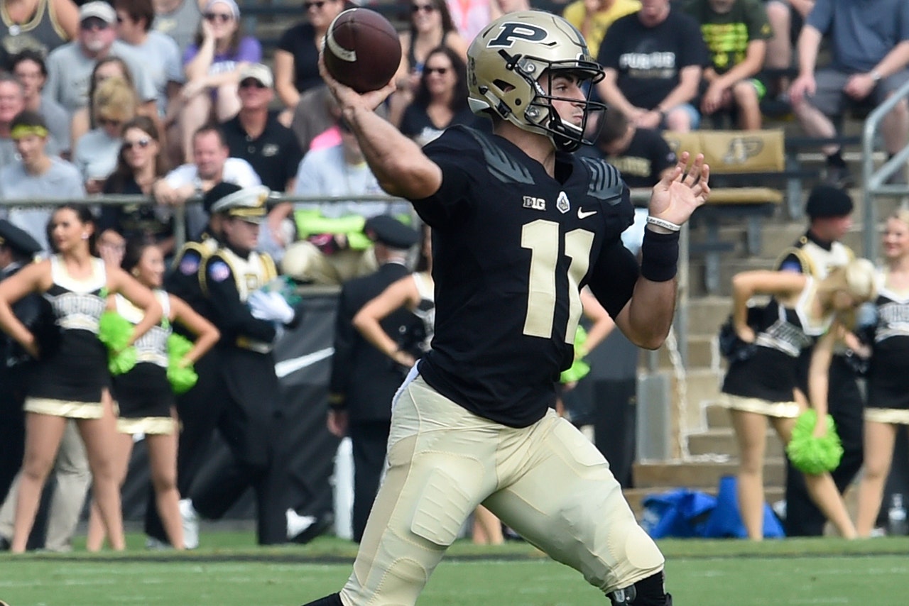 Blough Throws For 300 Yards In Purdue S 24 14 Win Over Nevada Fox Sports