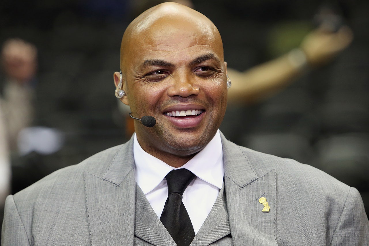 Tampa Bay Coaches Eat Out On Barkley S Dime Fox Sports