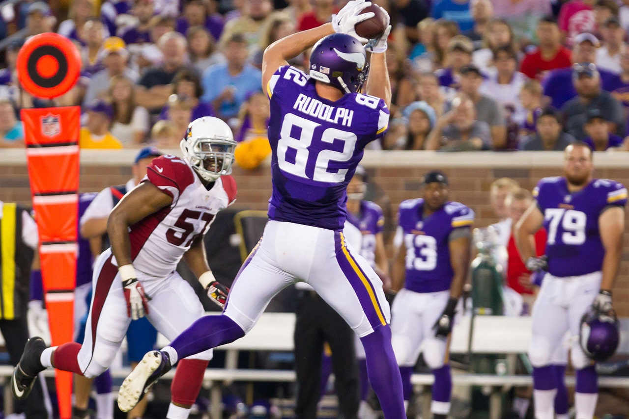 Slot receiver vs tight ends Slot receiver vs tight ends