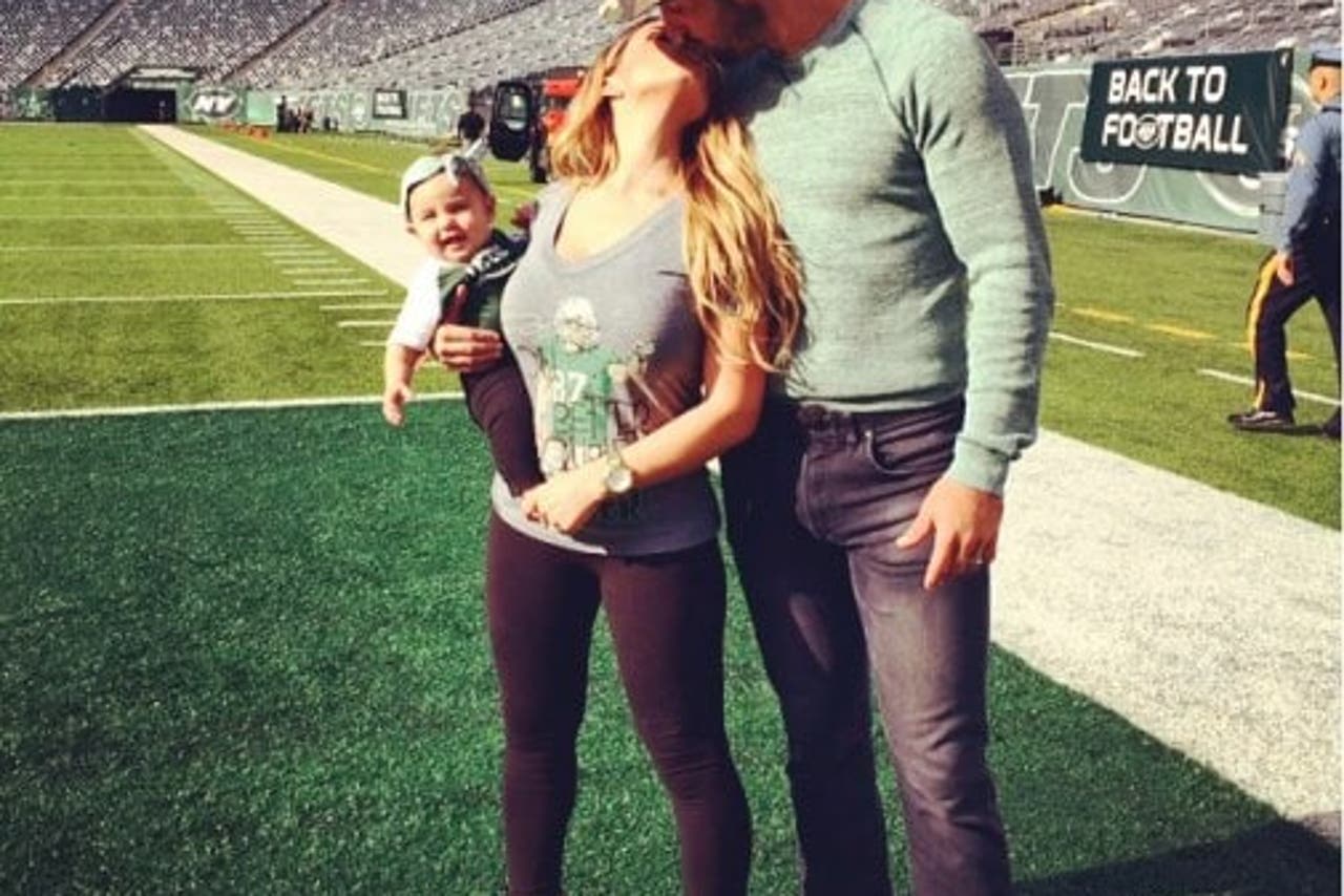 Eric Decker's wife details how she routinely manscapes him | FOX Sports