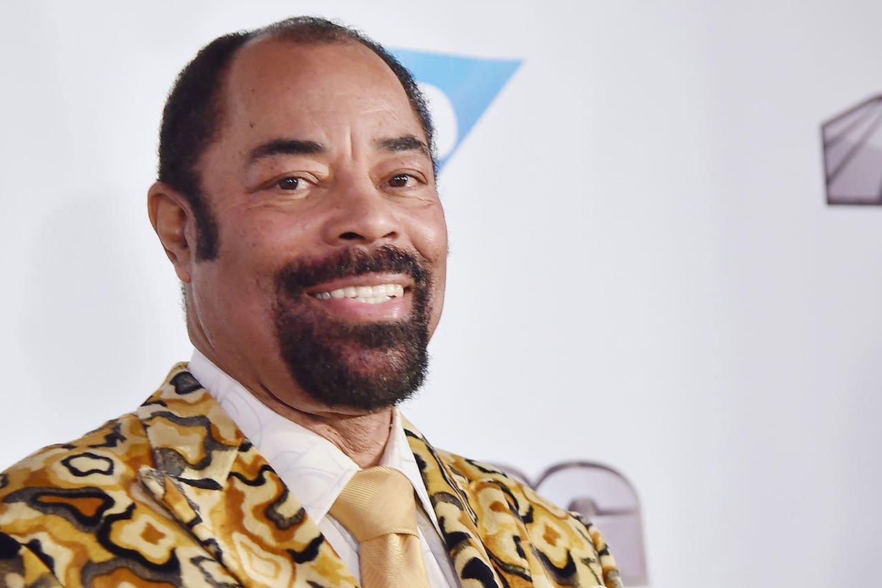 Knicks legend Walt Frazier is a Memorial Day 'traveler' just like