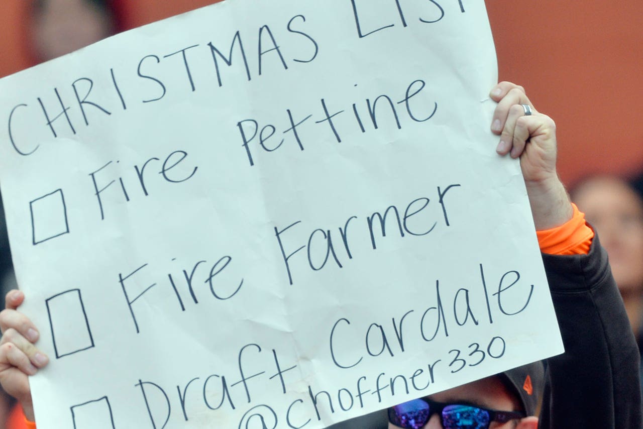 Sad Browns fans get creative with their paper bags and signs FOX Sports