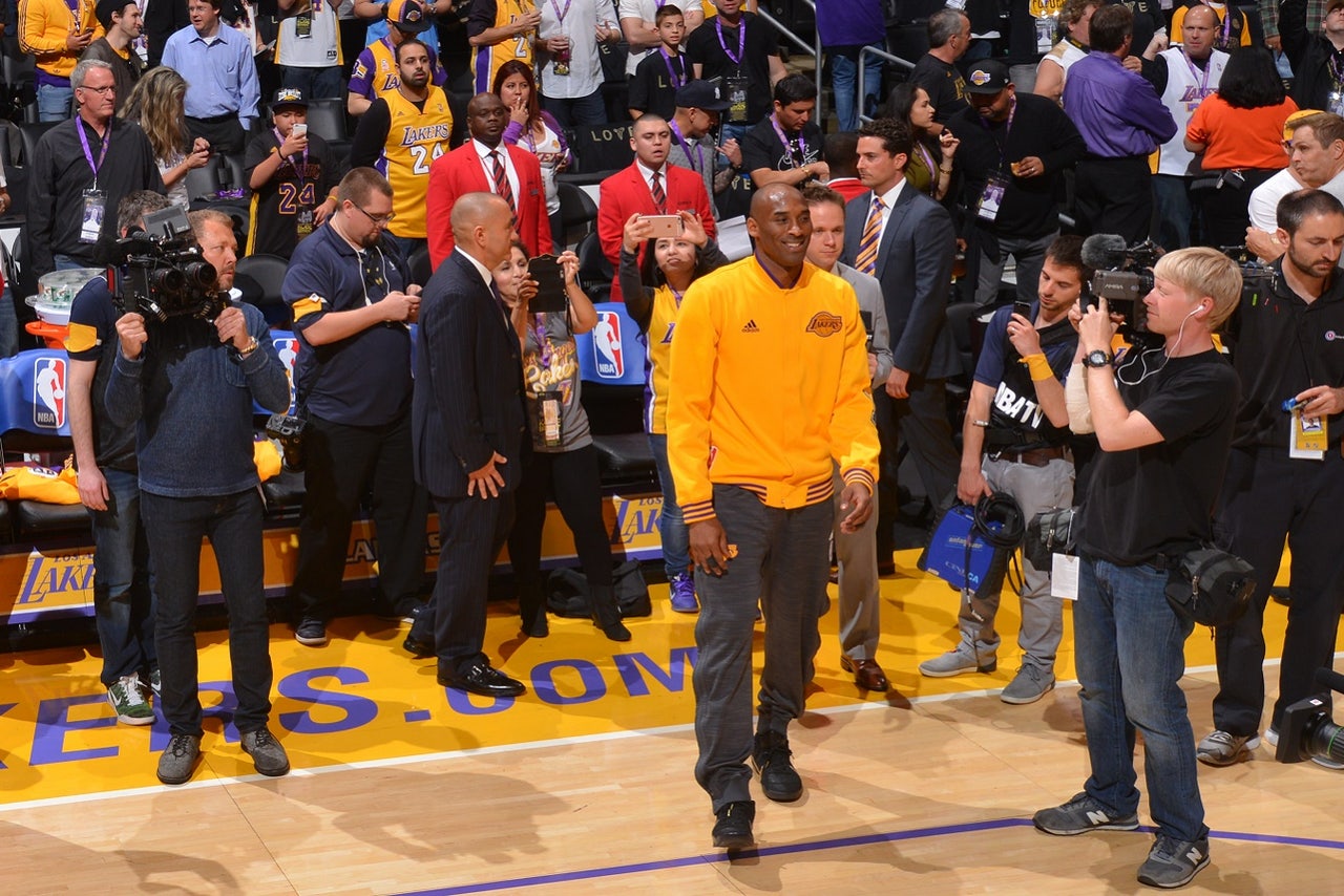 The Lakers Gave Kobe One More Ring Before His Last Game Fox Sports