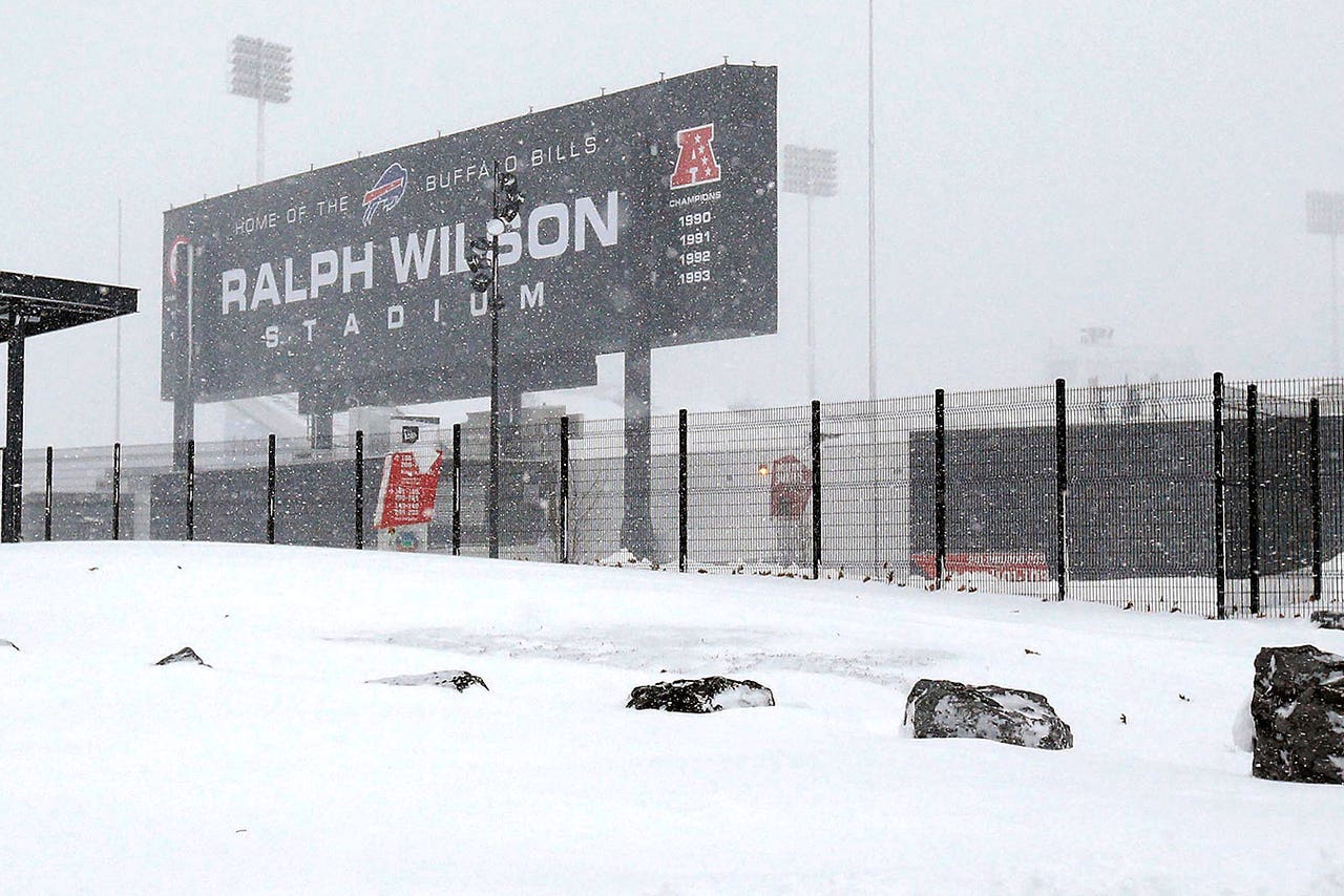 Snow Problems Bills Set To Host Browns Despite Stadium Damage Fox Sports
