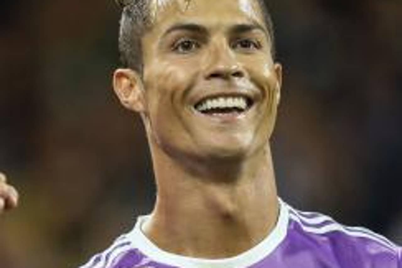 how much does cristiano ronaldo shoes cost