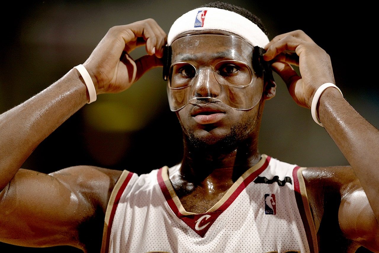 clear football helmet lebron LeBron gives mask a try in practice, plans to use it Thursday