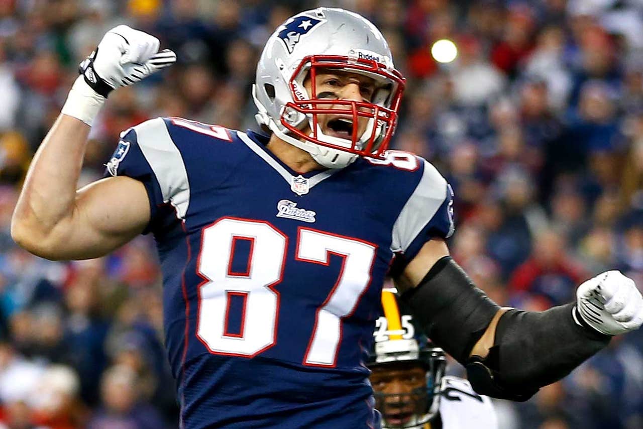 Patriots Oc Rob Gronkowski Very Rarely Extends Arms Despite Flags Fox Sports