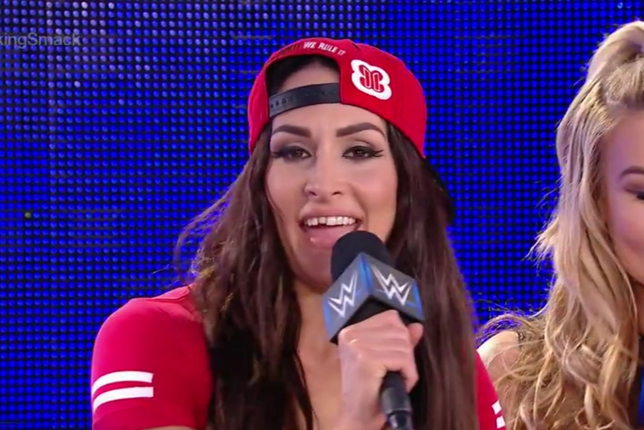 WWE star Nikki Bella suffers chipped tooth during SmackDown  FOX Sports