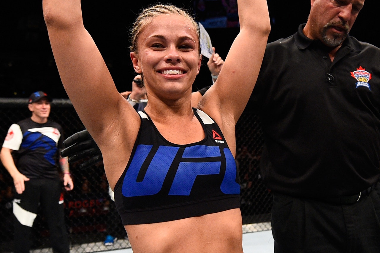 Michelle Waterson Says She Is Better Than Paige Vanzant In Every Aspect Of The Fight Fox Sports Paige started dancing as waterson extended her hand and i guess saw that as a challenge to a dance off. fox sports