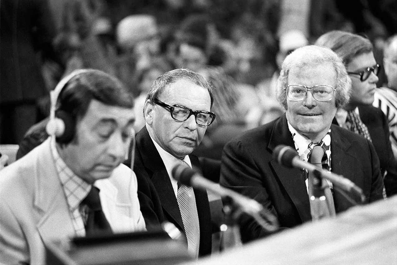 From hometown singer to soundtrack performer, Neil leads the orchestra with  the help of Elmer Bernstein! #NeilDiamond #TheMovieAlbum #MakingOf  #Orchestra, image size:1280x854