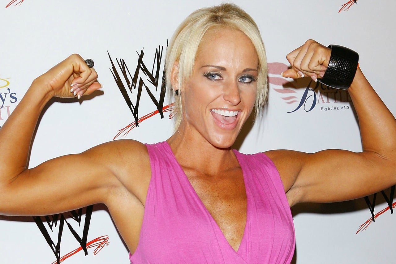 Former WWE star Michelle McCool undergoes treatment for skin