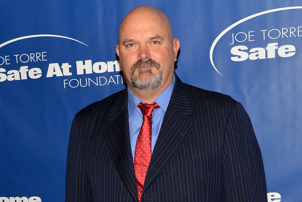 Former MLB AllStar David Wells says medical marijuana oil helped him