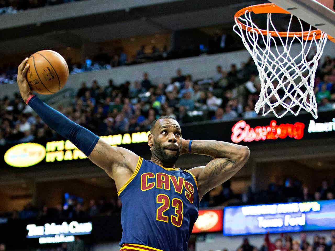 LeBron James does Karl Malone tribute with dunk | FOX Sports