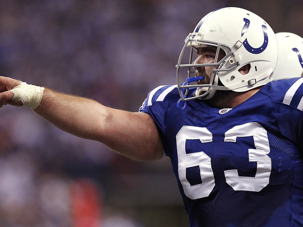 Colts set to induct Jeff Saturday into 