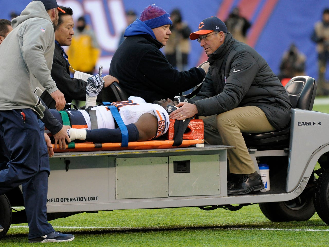 3 Eagles carted off the field, young LB injured during preseason