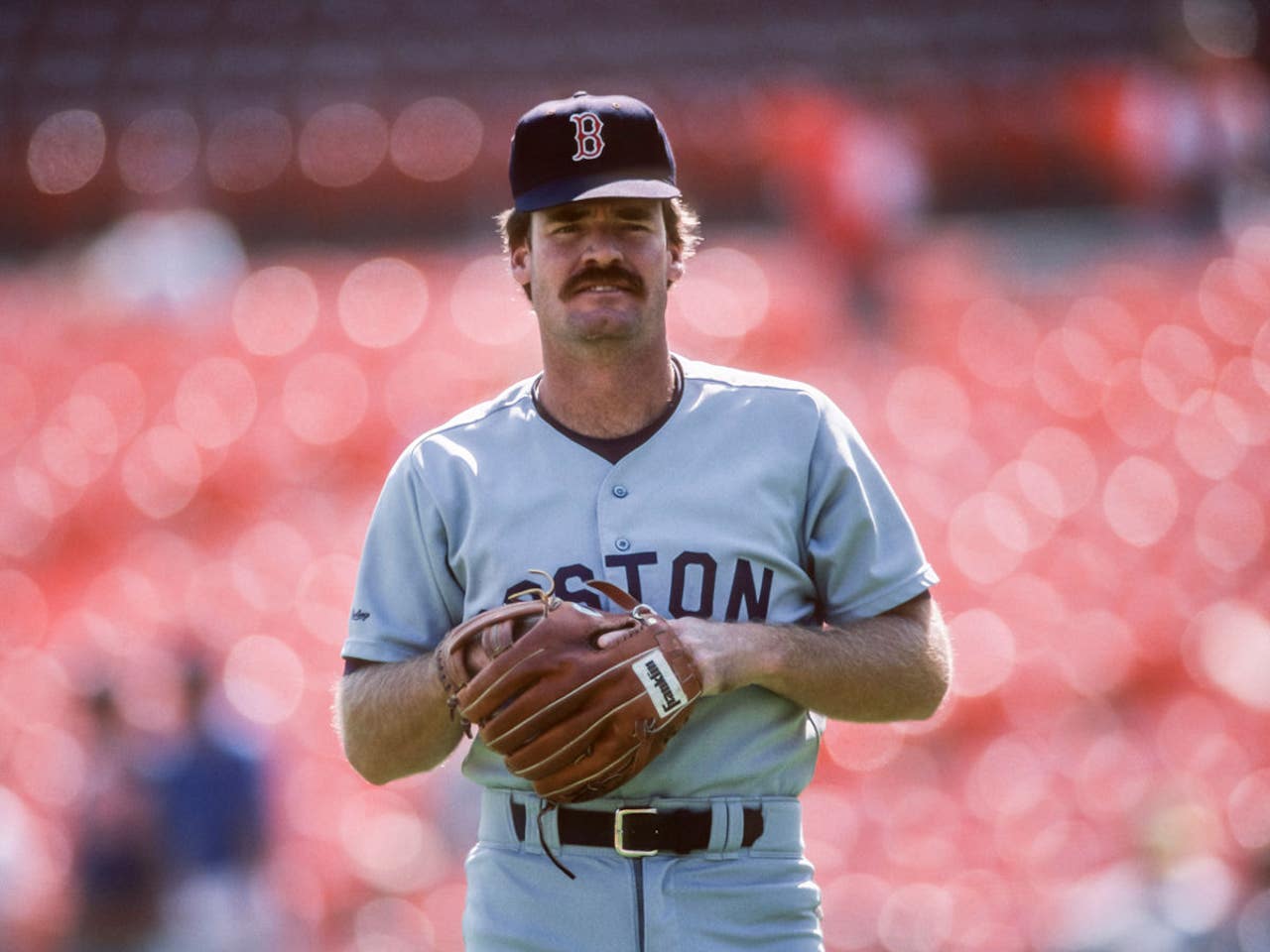 Wade Boggs leads a team of all-time Red Sox greats to a World
