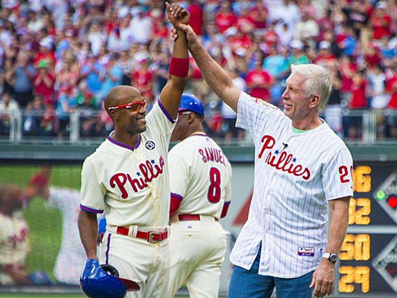 Jimmy Rollins talks to playoff-hopeful Phils