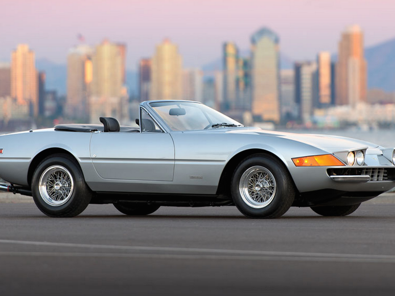 原画　FERRALI 365 GTB/４ DAYTONA Ferrari Exhibits Unique Alloy 365 GTB/4 That Was Buried In A