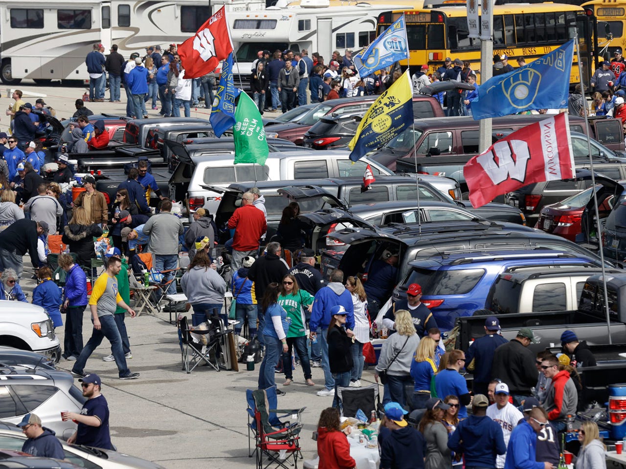 Raiders fold on stadium parking goals, tailgate culture in Las Vegas