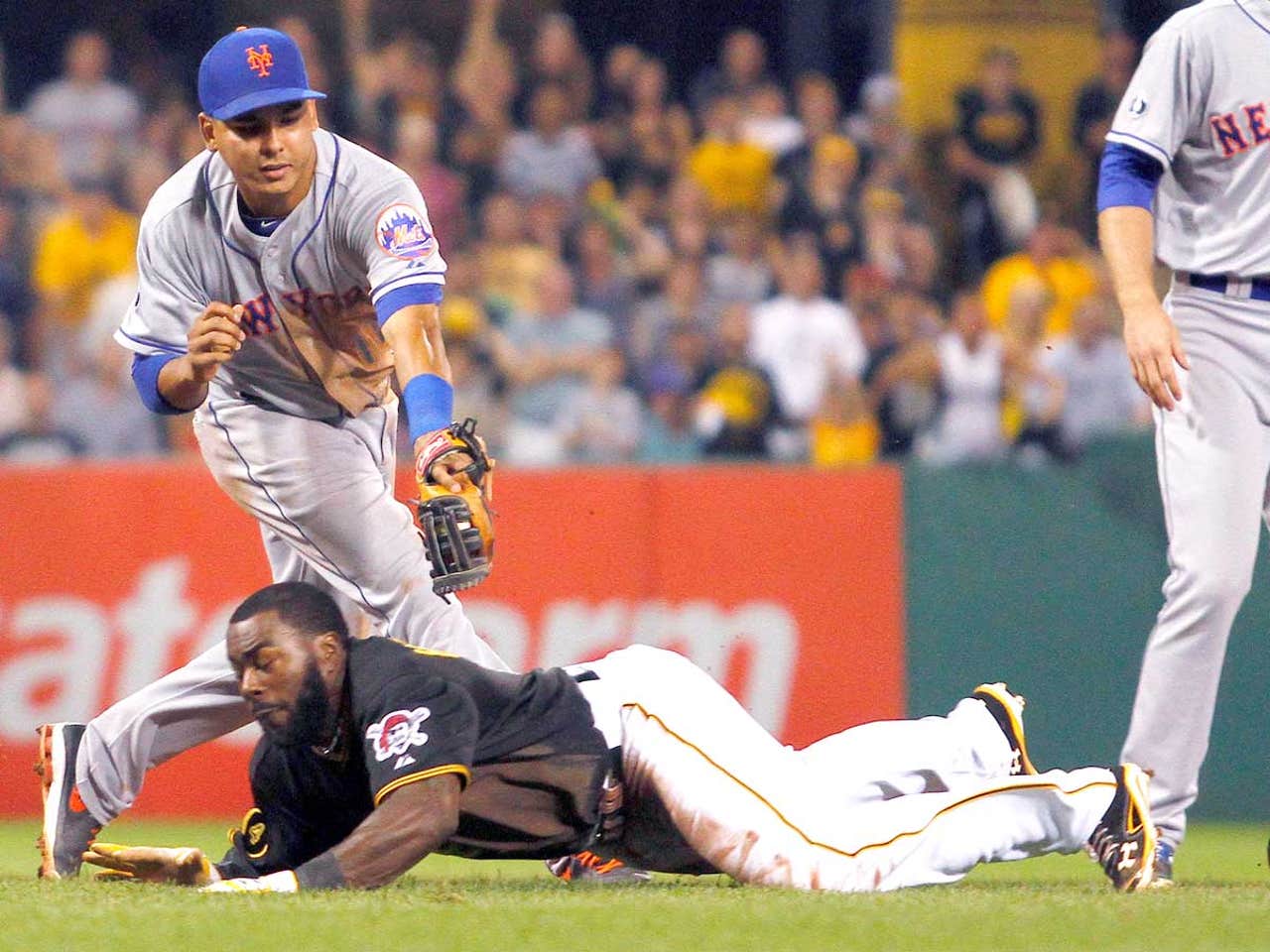 Mets lose Pittsburgh Pirates 3-2 as Josh Harrison plays the hero