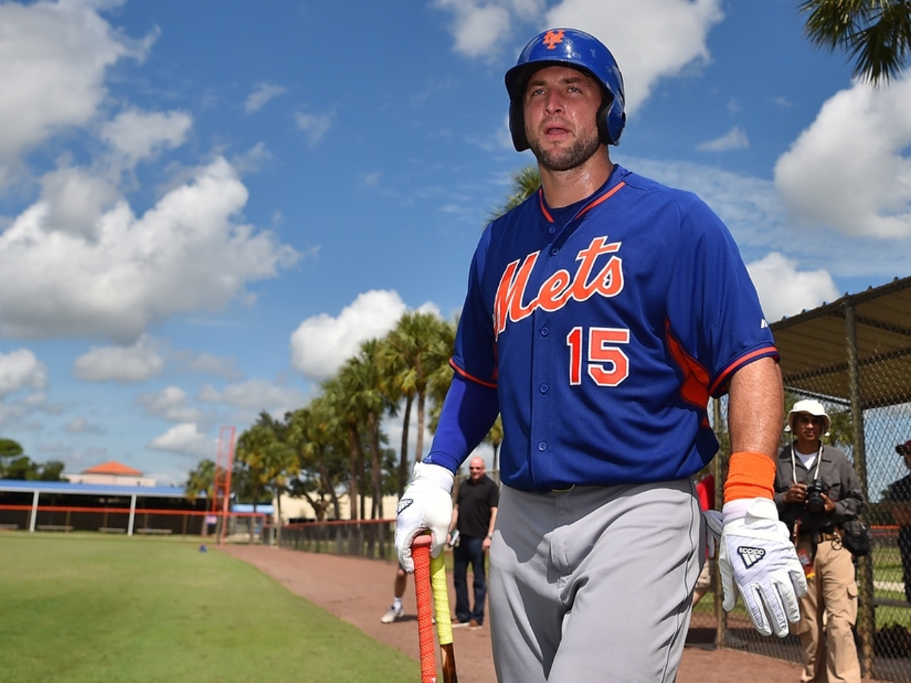 Tim Tebow Is Tested Right Away With the Mets - The New York Times