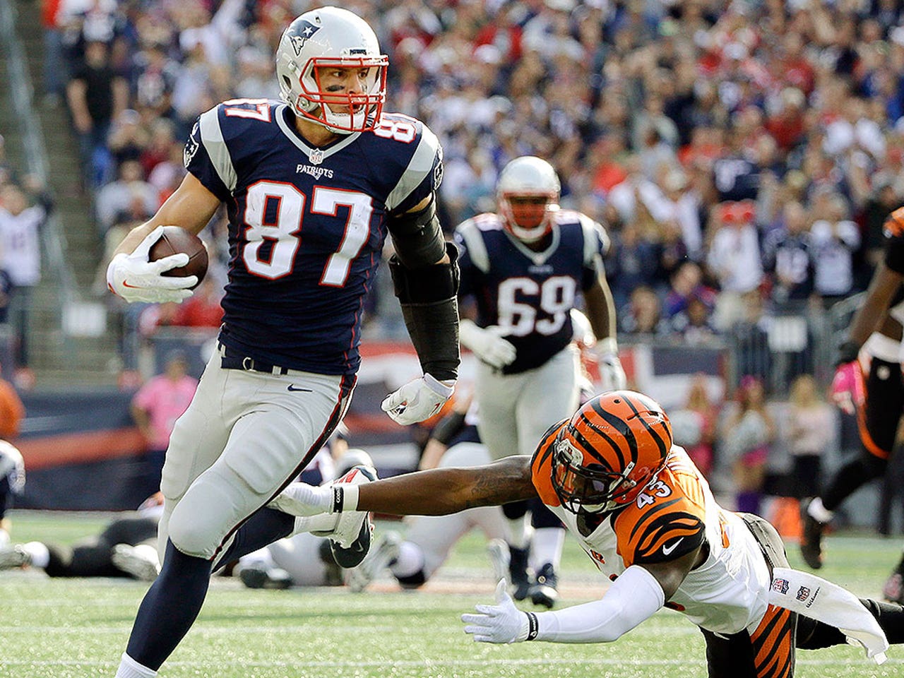 Rob Gronkowski regains his swagger in Patriots' Week 6 win over Bengals