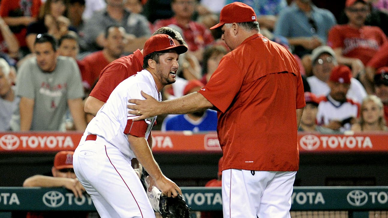 Angels closer Street sidelined indefinitely with apparent groin injury