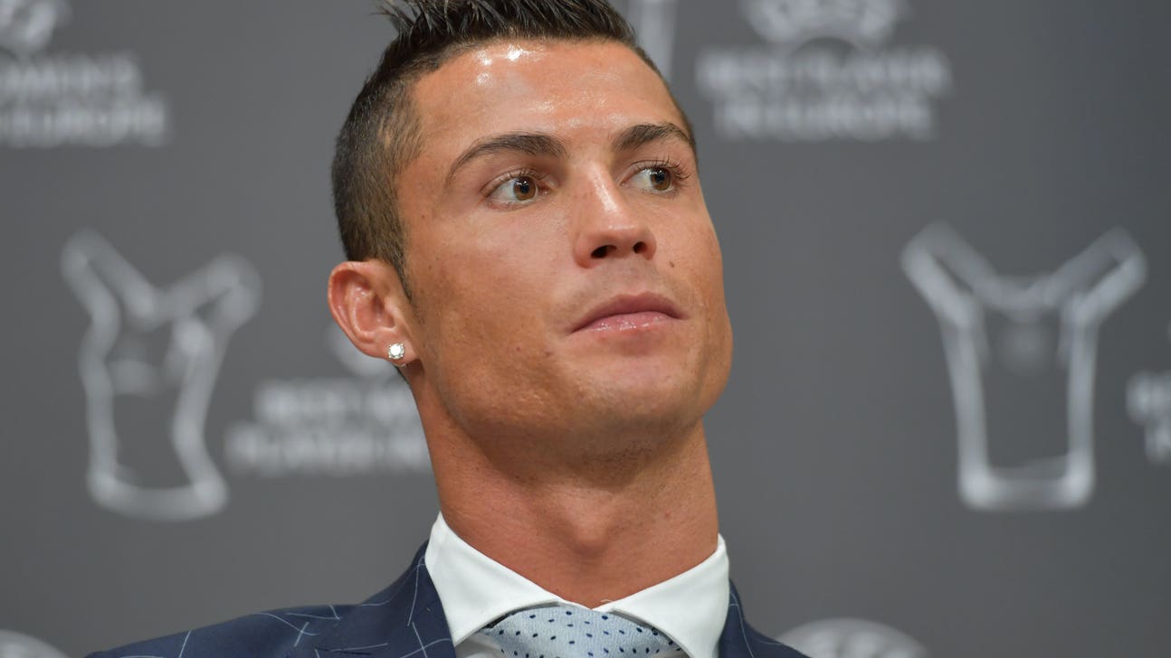 Luis Figo: Cristiano Ronaldo could join rival Barcelona "just like me"