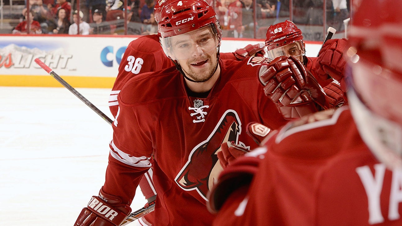 Michalek scores rare goal against ex-mates as Coyotes beat Pens