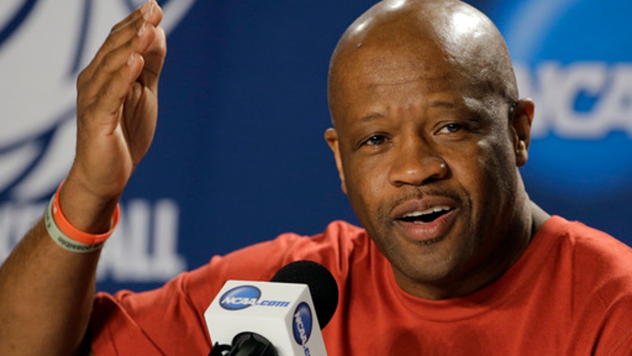 Arkansas using overseas trip to help mesh overhauled roster